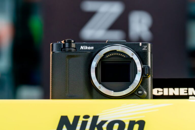 Qu&rsquo;est-ce qu&rsquo;un appareil photo hybride et pourquoi est-il le bon compromis ?