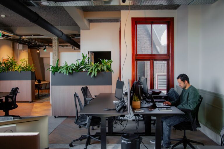 Comment optimiser son travail avec la lumière naturelle ?